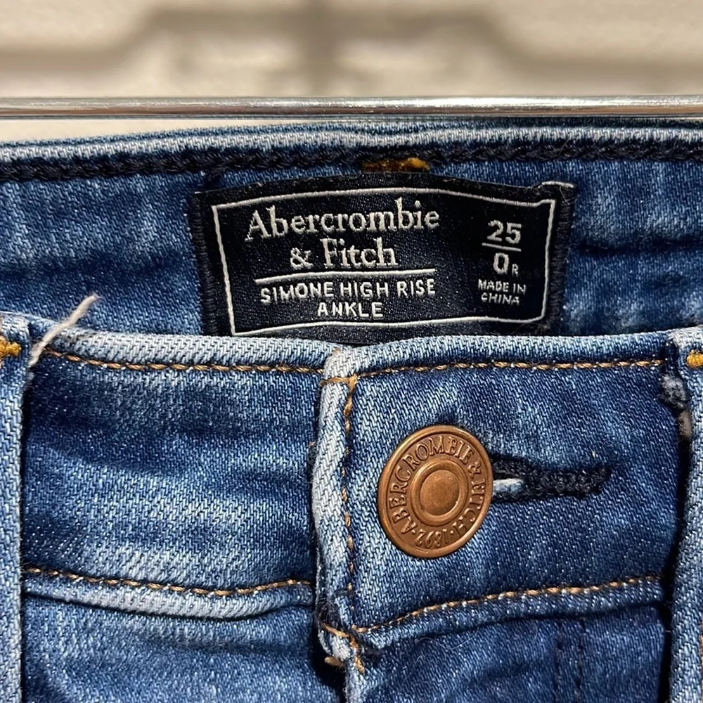 Abercrombie & Fitch Simone High Rise Ankle Jeans with side stripe